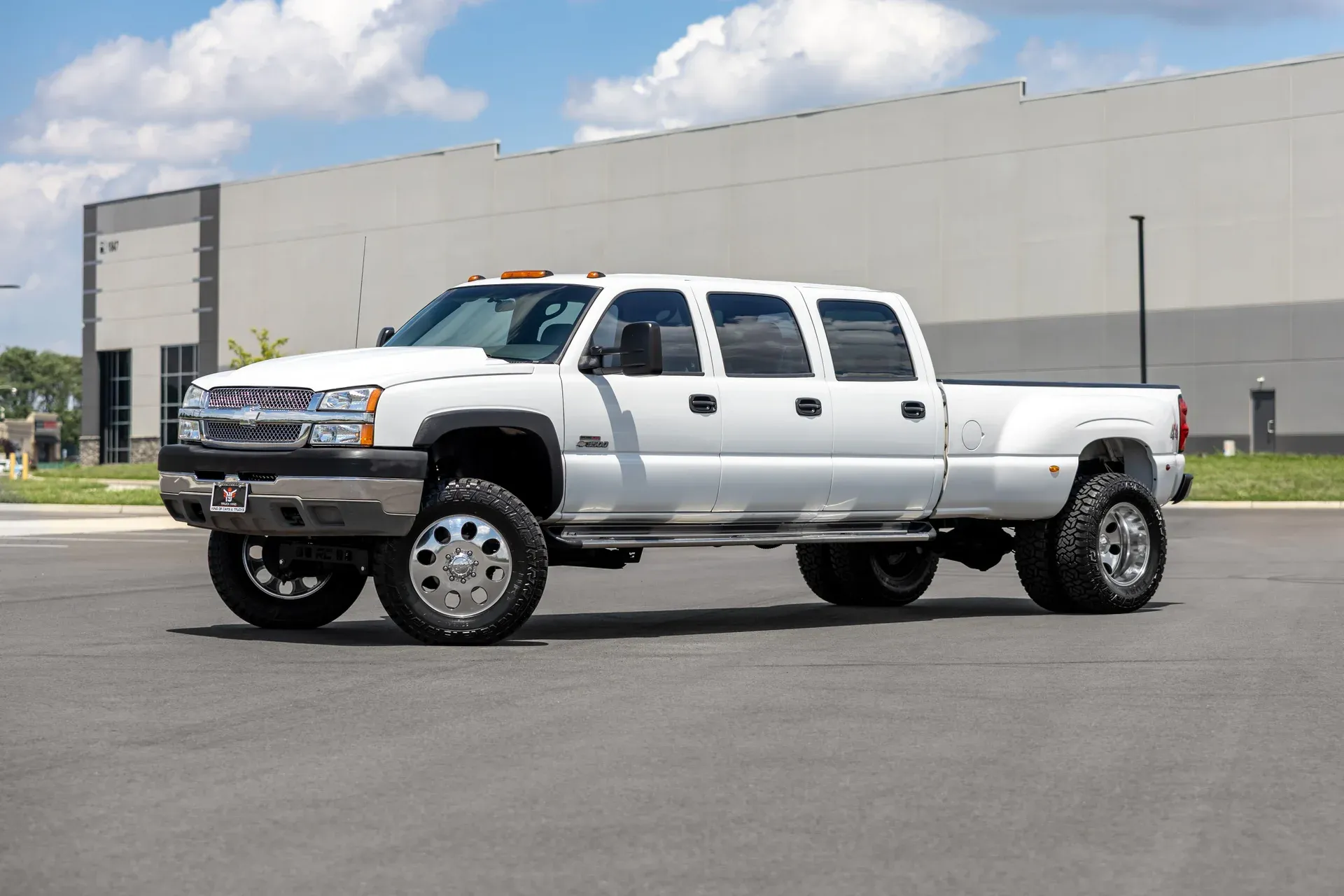 9-Seater 2003 Chevrolet Silverado 3500