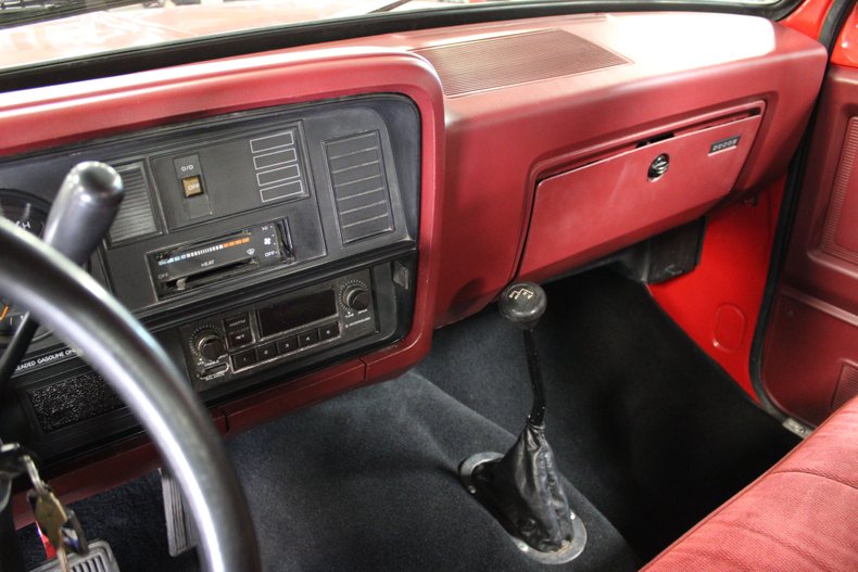 1989 Dodge D150 4x4 - 4