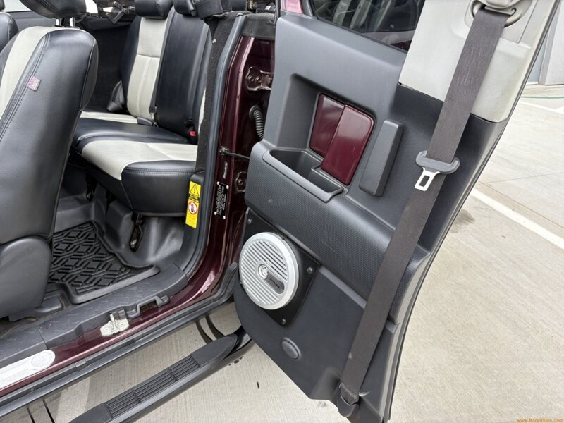 2007 Toyota FJ Cruiser Convertible