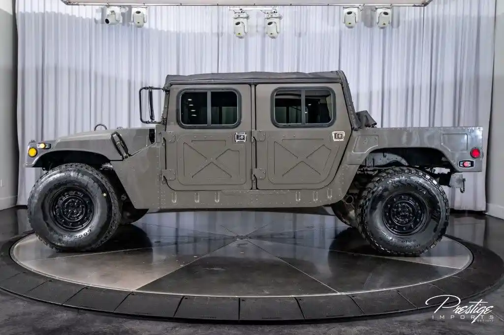 2002 AM General Humvee