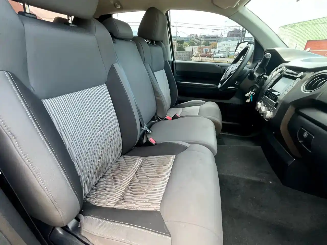 2017 Toyota Tundra SR5 - 4
