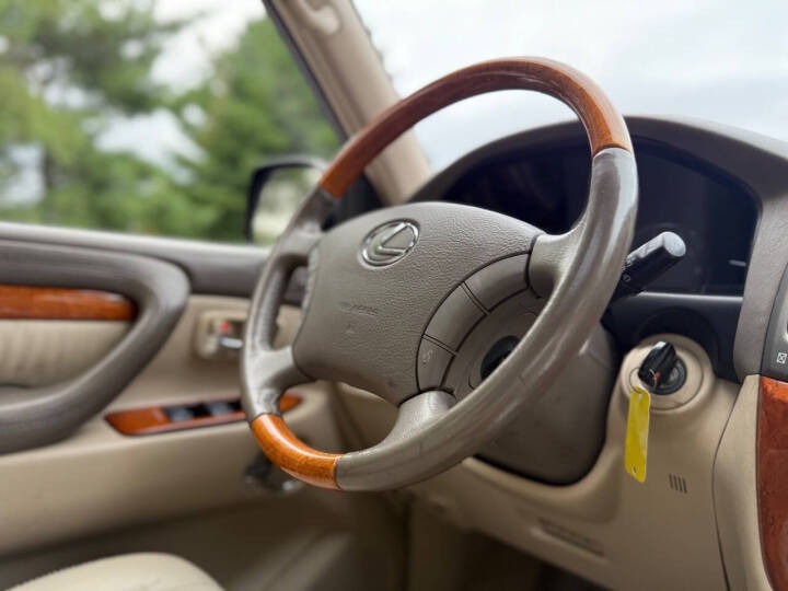 2003 Lexus LX 470