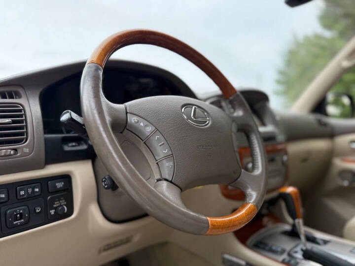 2003 Lexus LX 470