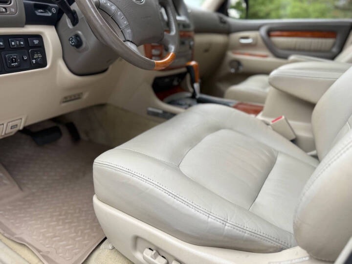 2003 Lexus LX 470