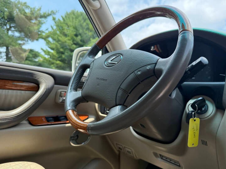 2004 Lexus LX 470