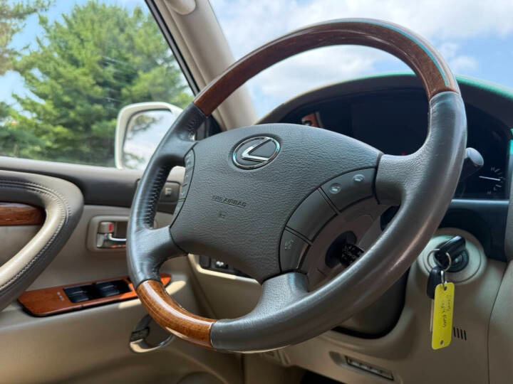 2004 Lexus LX 470