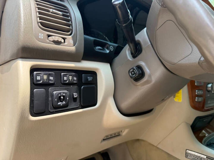 2004 Lexus LX 470