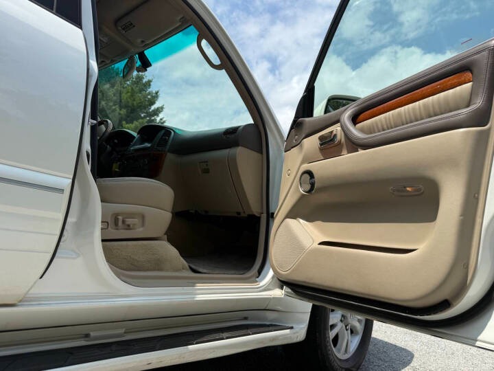 2004 Lexus LX 470