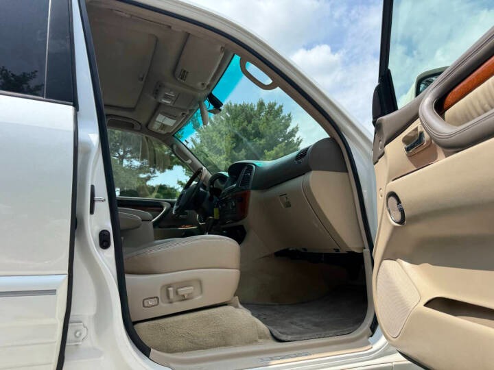 2004 Lexus LX 470
