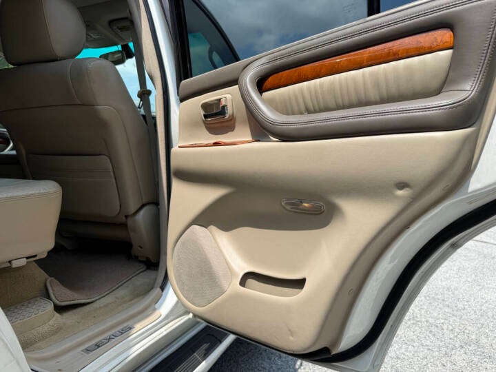 2004 Lexus LX 470