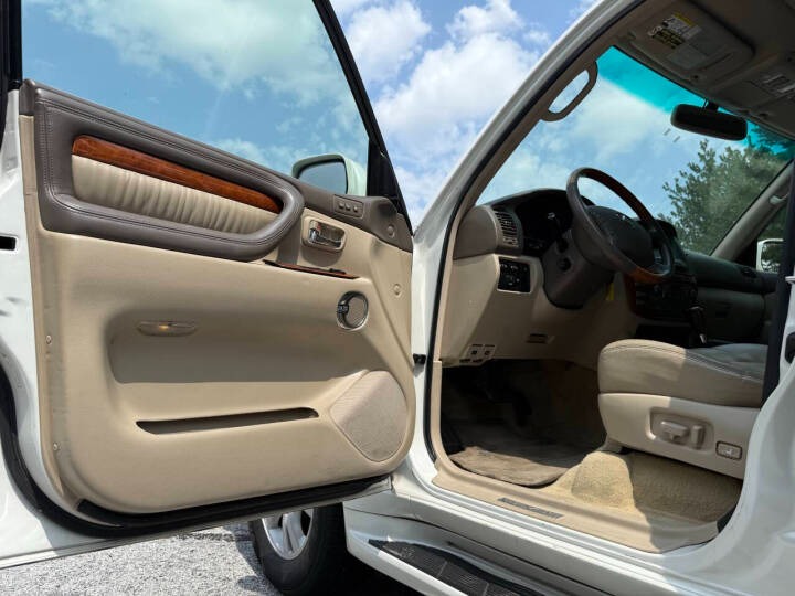 2004 Lexus LX 470