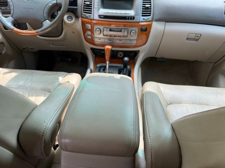 2004 Lexus LX 470