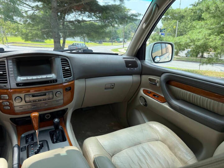2004 Lexus LX 470
