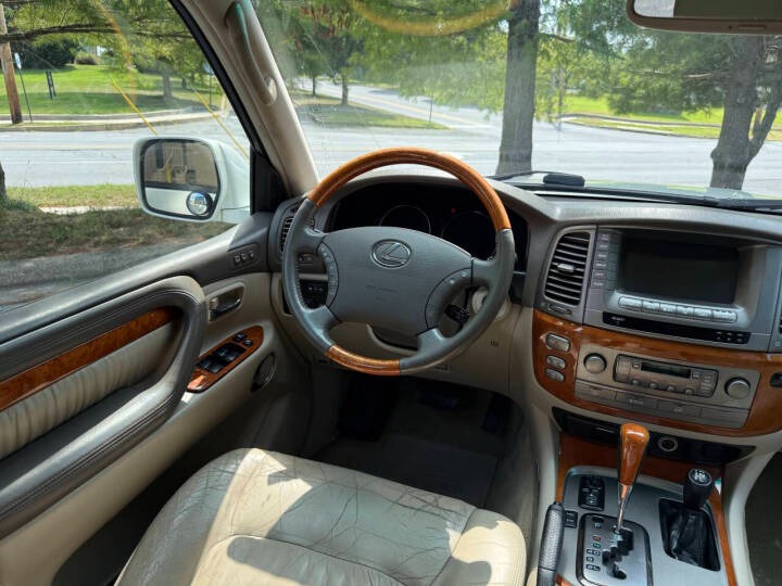 2004 Lexus LX 470