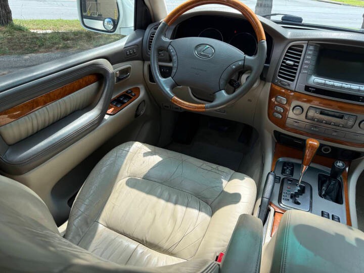2004 Lexus LX 470