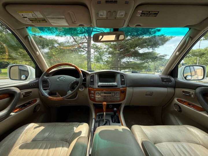 2004 Lexus LX 470