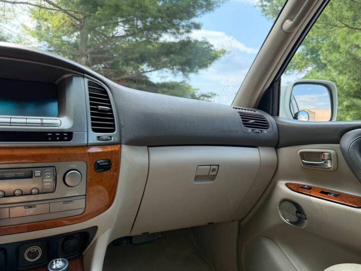2004 Lexus LX 470