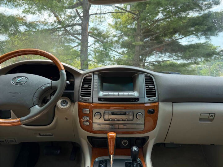 2004 Lexus LX 470