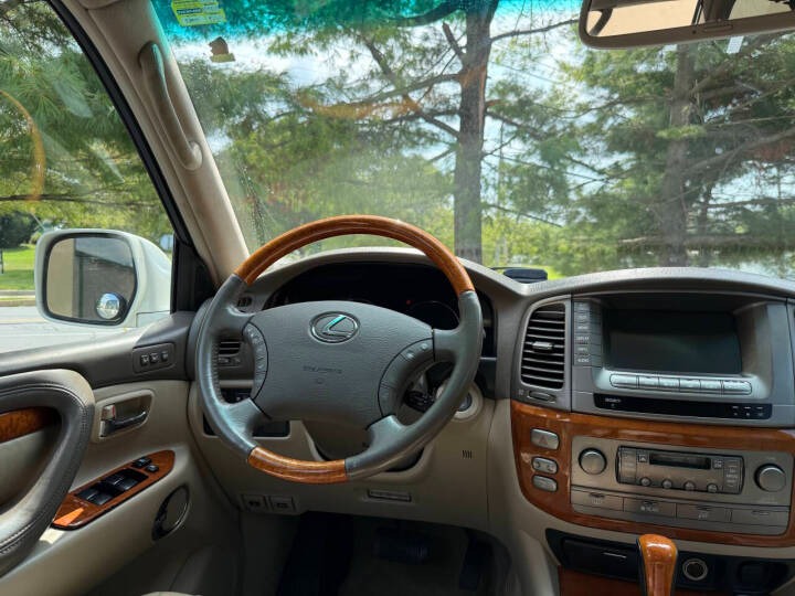 2004 Lexus LX 470