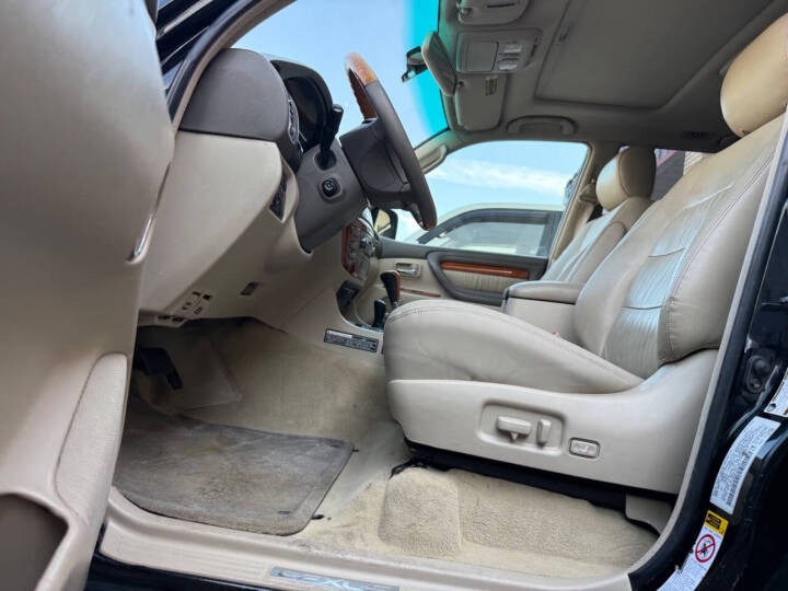 2004 Lexus LX 470