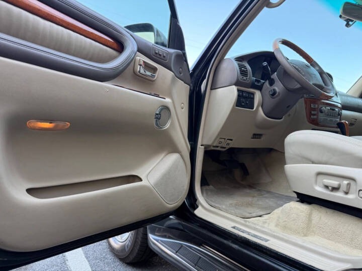 2004 Lexus LX 470