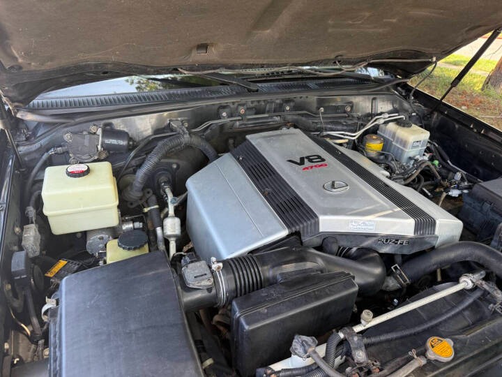 2004 Lexus LX 470