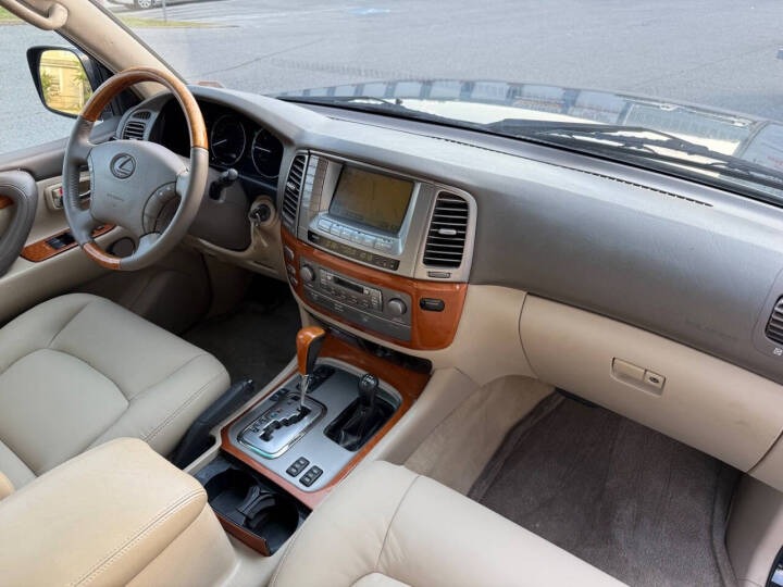 2004 Lexus LX 470 - 4