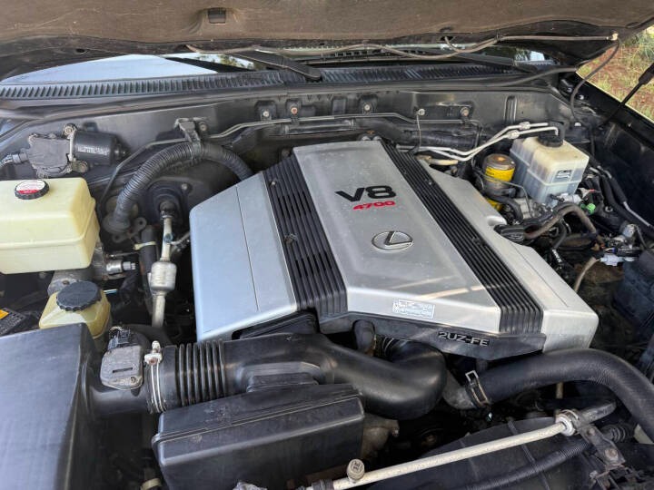 2004 Lexus LX 470