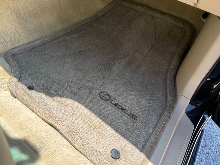 2004 Lexus LX 470
