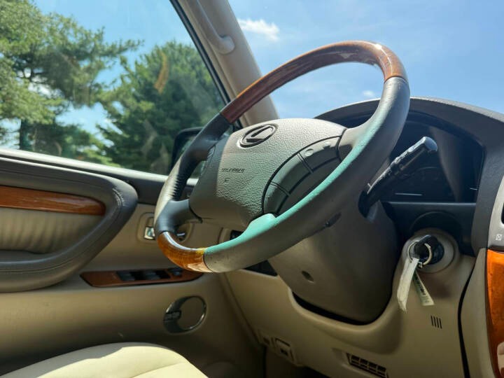 2004 Lexus LX 470