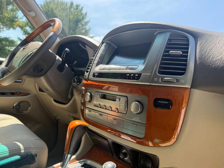 2004 Lexus LX 470