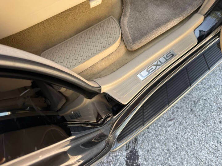 2004 Lexus LX 470