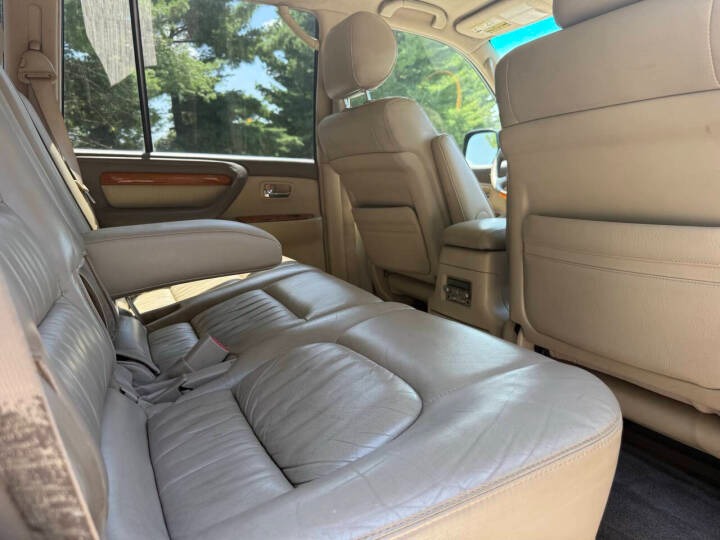 2004 Lexus LX 470
