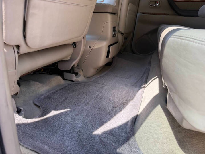 2004 Lexus LX 470