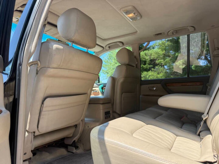 2004 Lexus LX 470