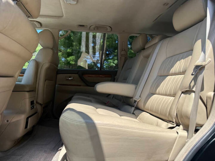 2004 Lexus LX 470