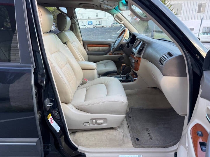 2004 Lexus LX 470