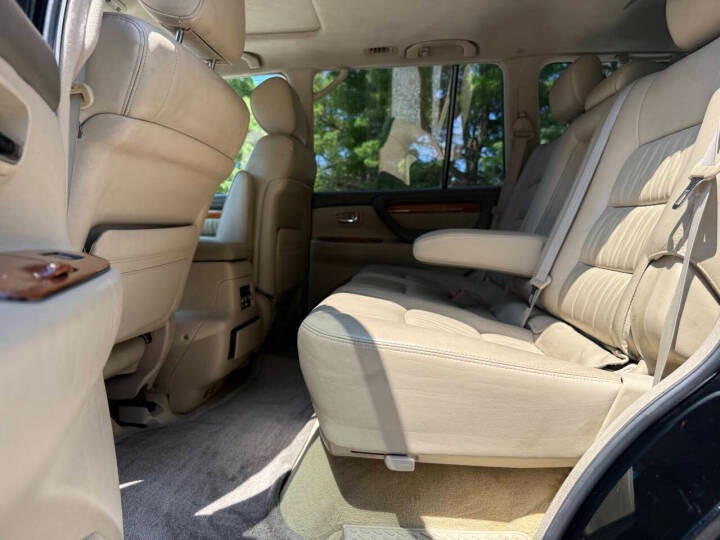 2004 Lexus LX 470