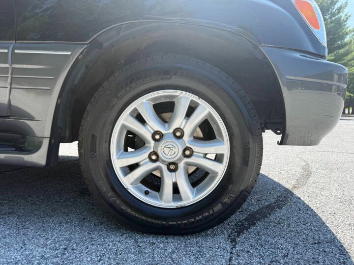 2004 Lexus LX 470