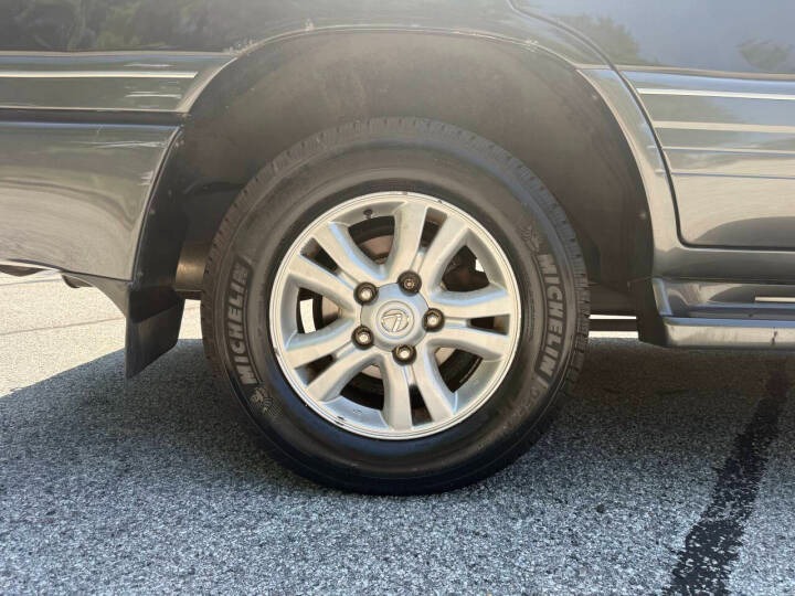2004 Lexus LX 470