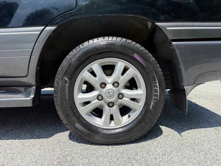 2004 Lexus LX 470