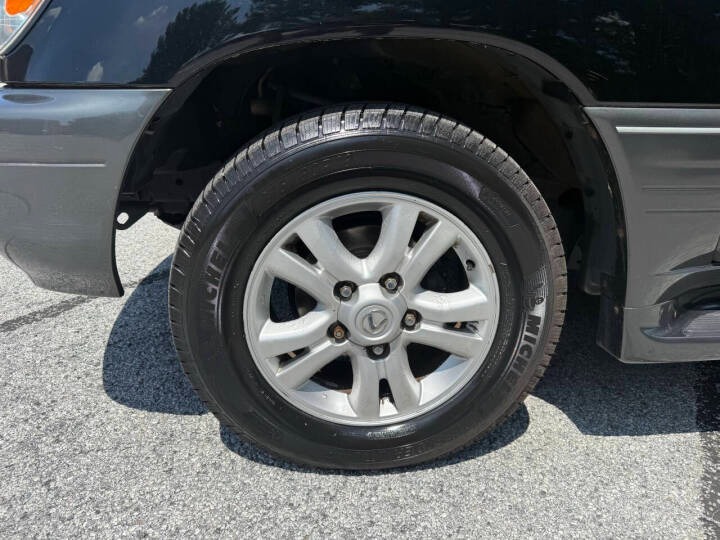 2004 Lexus LX 470