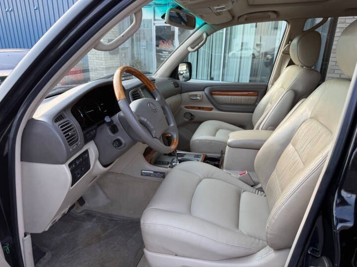 2004 Lexus LX 470