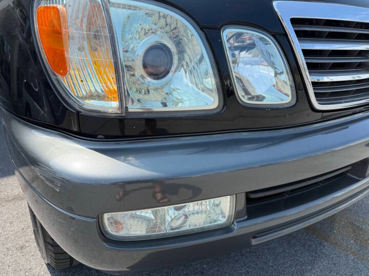 2004 Lexus LX 470