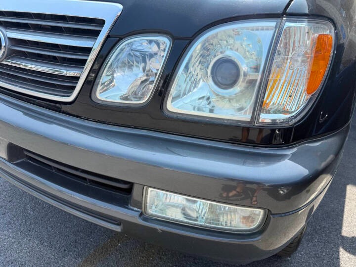 2004 Lexus LX 470