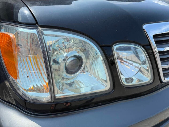 2004 Lexus LX 470