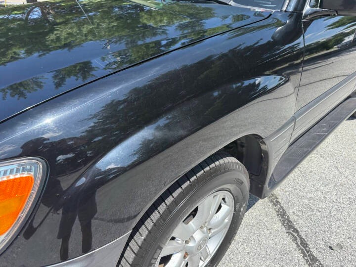 2004 Lexus LX 470