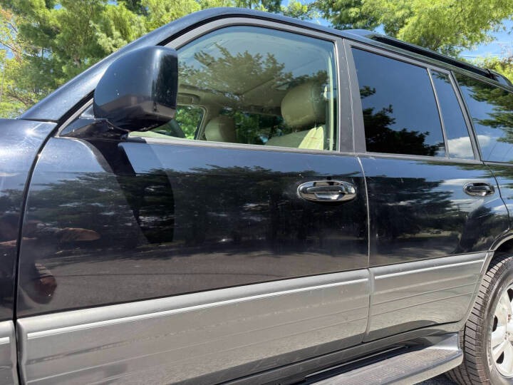 2004 Lexus LX 470