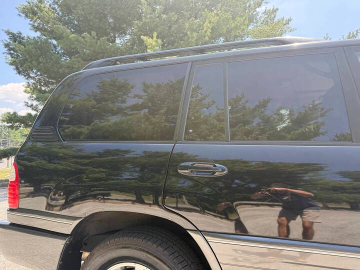 2004 Lexus LX 470
