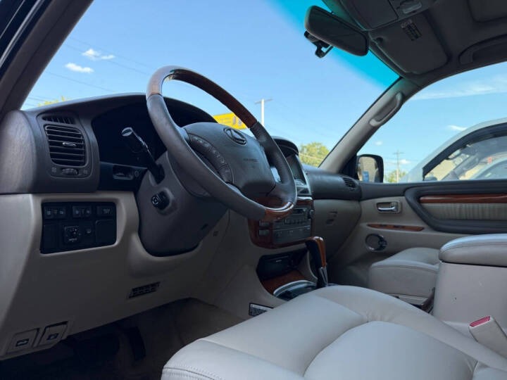 2004 Lexus LX 470